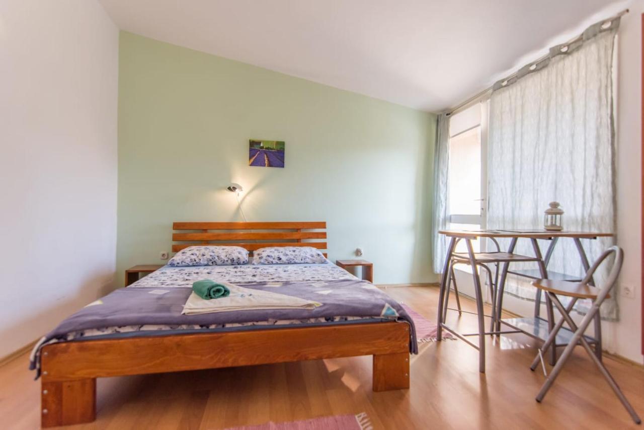 Sobe Rolo Uz More Hotel Biograd Na Moru Eksteriør billede