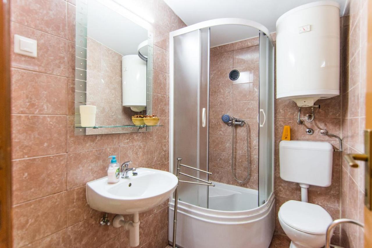 Sobe Rolo Uz More Hotel Biograd Na Moru Eksteriør billede