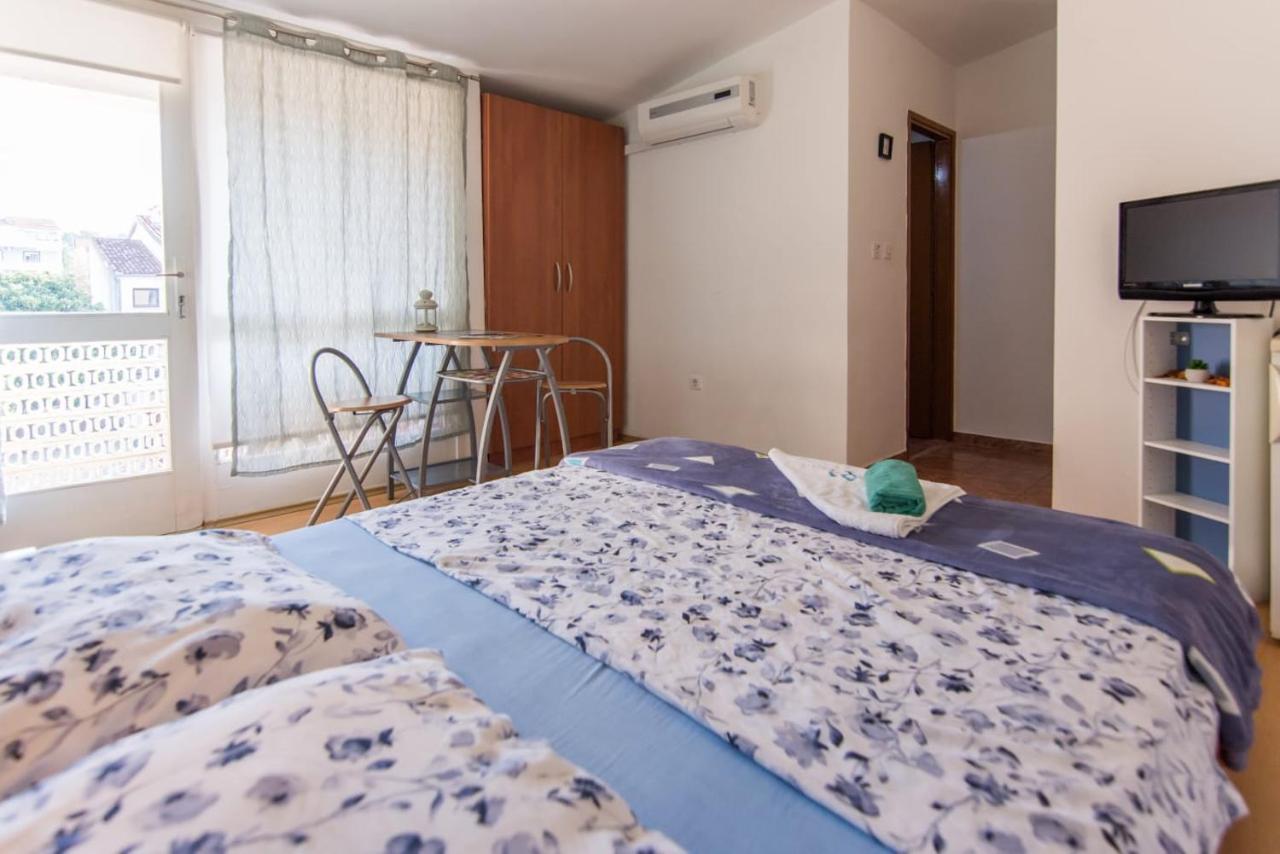 Sobe Rolo Uz More Hotel Biograd Na Moru Eksteriør billede