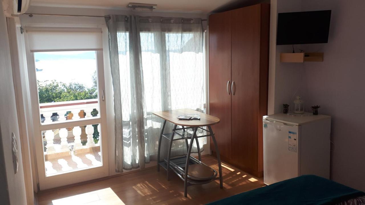 Sobe Rolo Uz More Hotel Biograd Na Moru Eksteriør billede